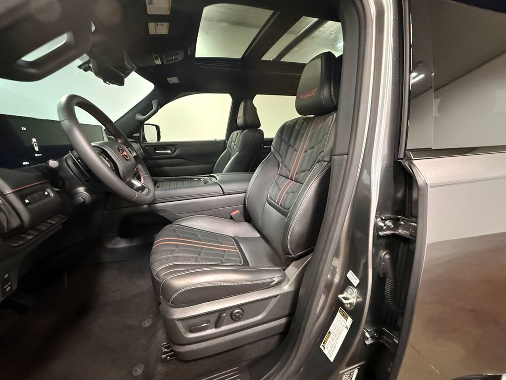 Used 2026 Nissan Armada PRO-4X AWD/4WD image 12