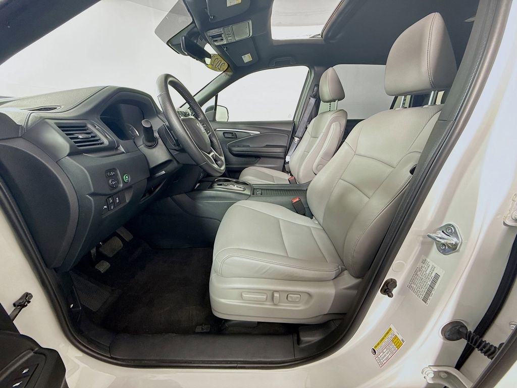 Certified 2023 Honda Passport EX-L image 19