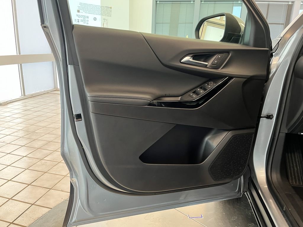 Certified 2025 Chevrolet Equinox LT w/ Safety and Technology Package image 14