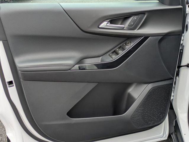 New 2026 Chevrolet Equinox LT FWD image 12