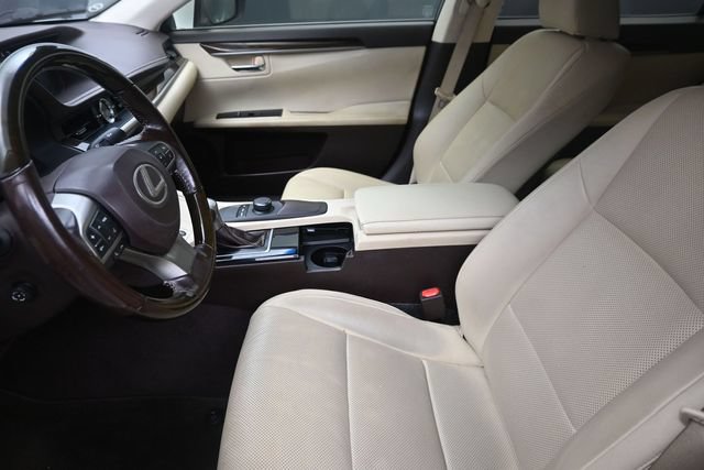 Used 2017 Lexus ES 350 w/ Premium Package FWD image 17