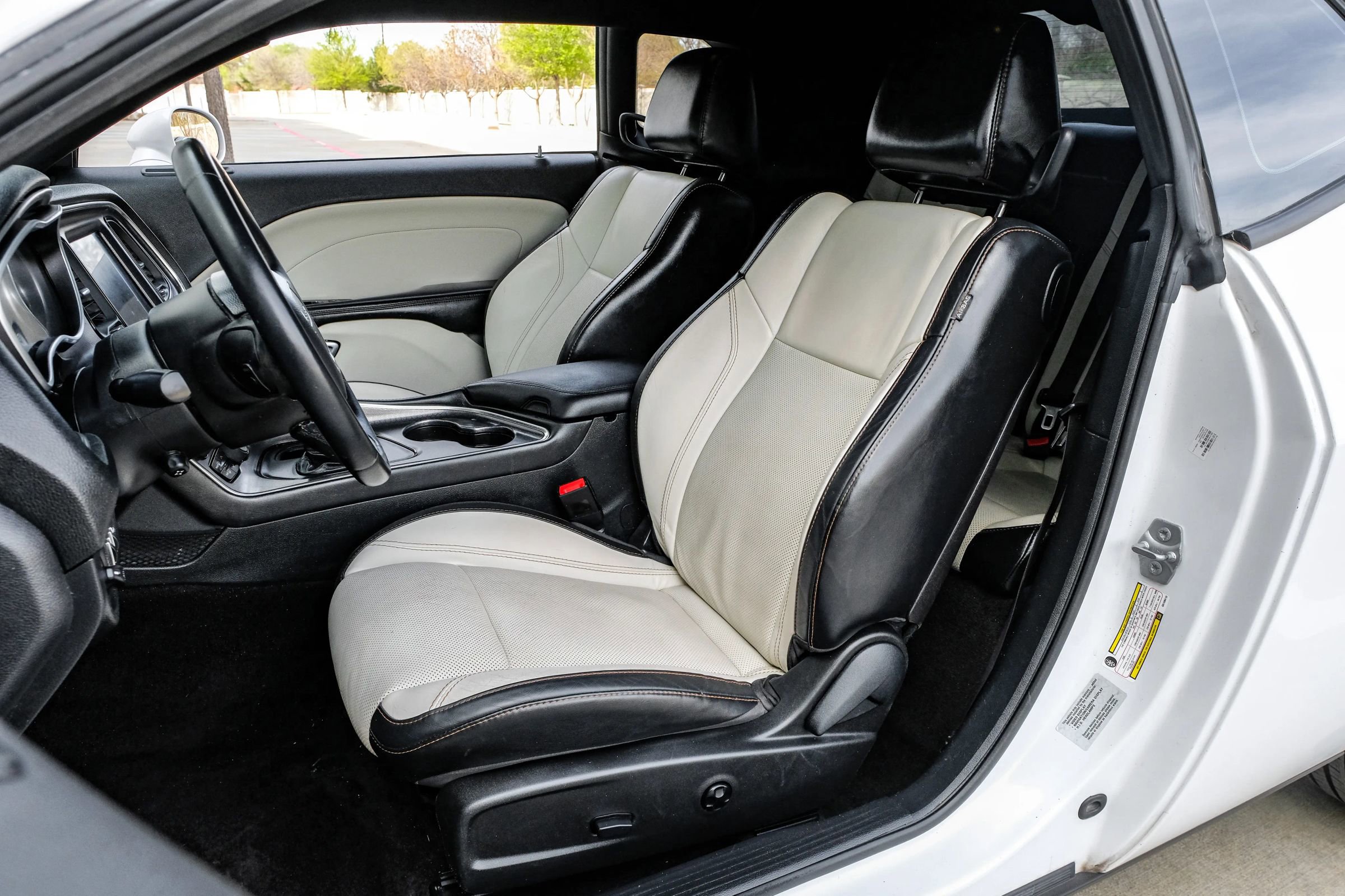 Used 2016 Dodge Challenger SXT Plus image 40