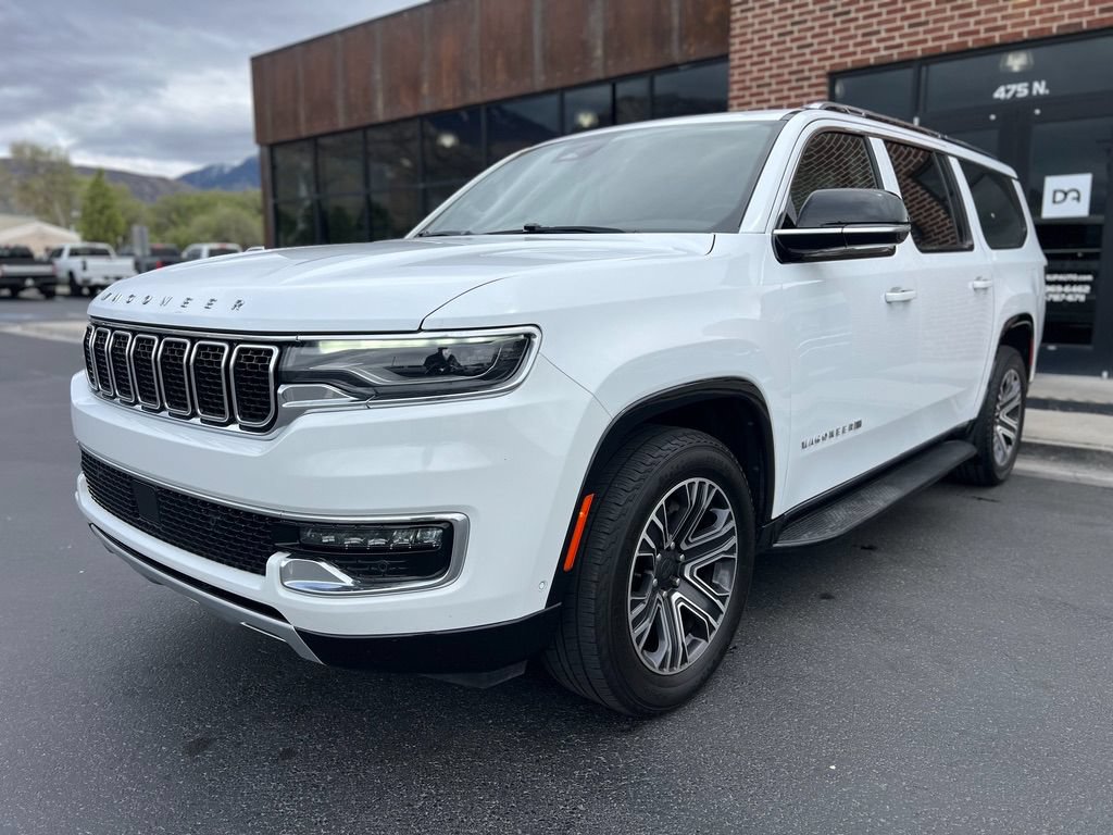 Used 2024 Jeep Wagoneer L Series II w/ Flexible Seating Group RWD image 8