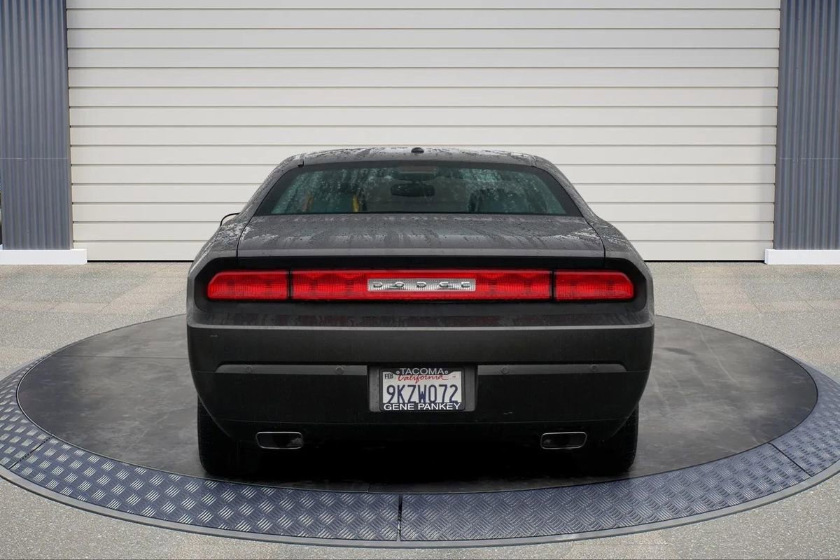 Used 2013 Dodge Challenger SXT Plus image 6