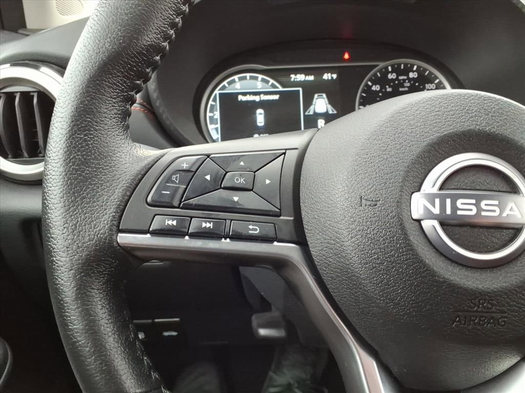 Used 2023 Nissan Versa SR w/ Trunk Package image 18