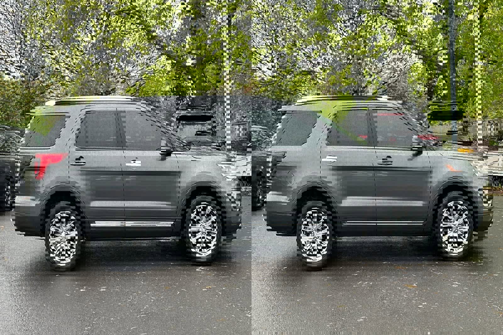 Used 2016 Ford Explorer Limited image 8