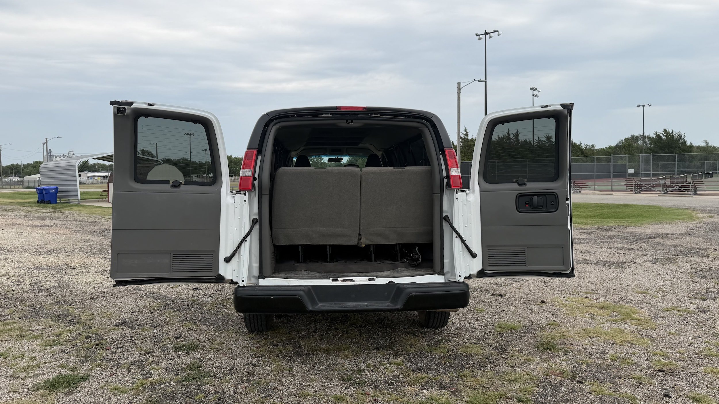 Used 2024 Chevrolet Express 3500 LS RWD image 5