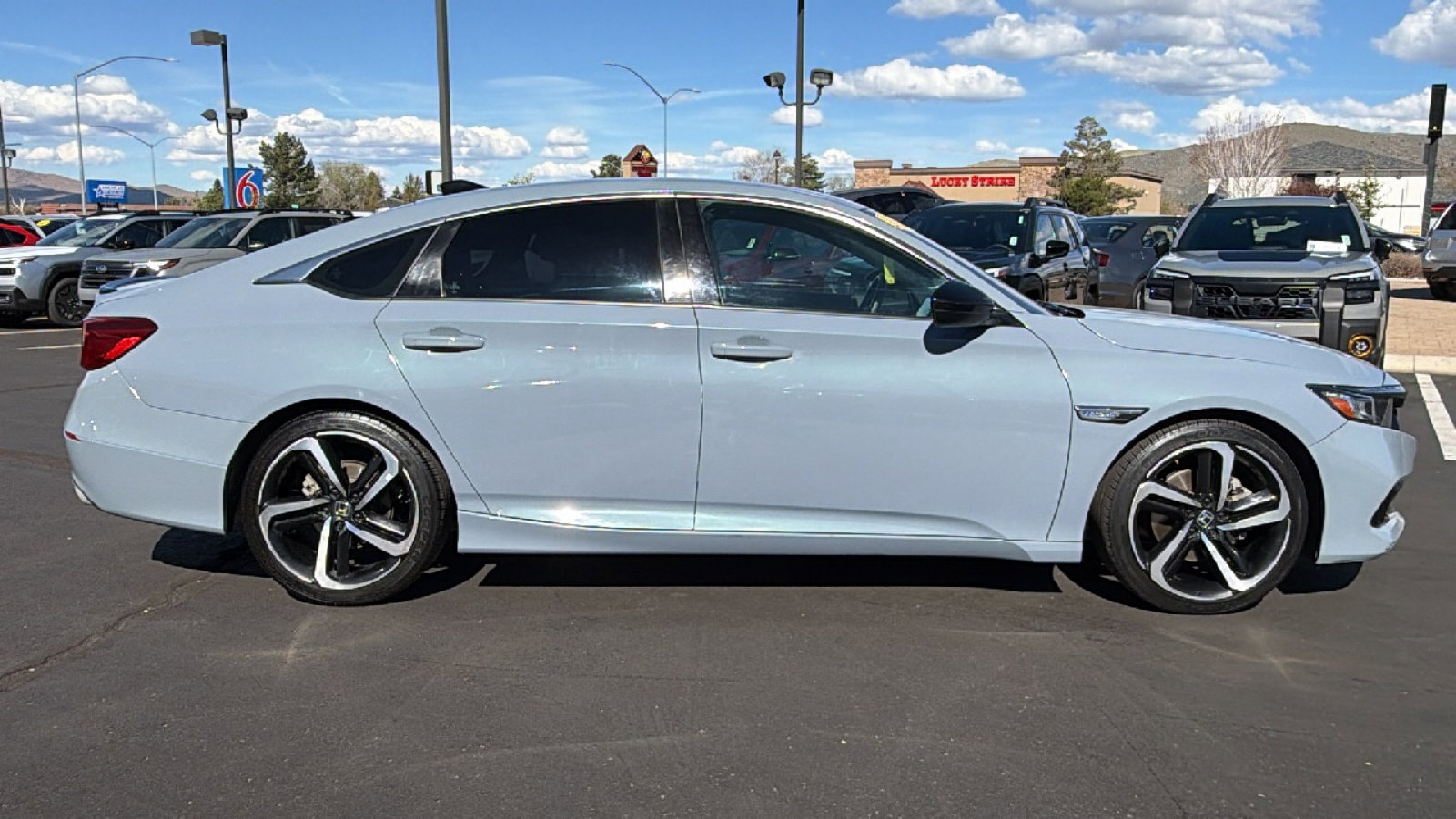 Used 2022 Honda Accord Sport image 2