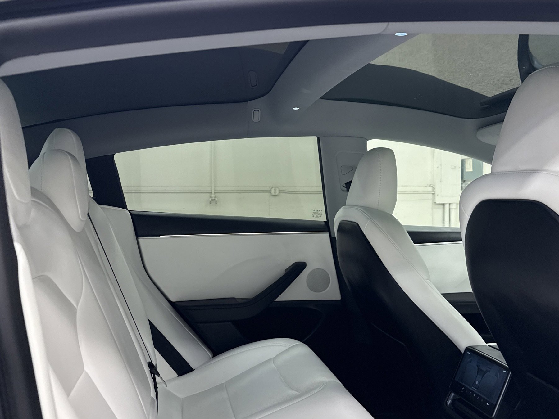 Used 2025 Tesla Model 3 Long Range image 17