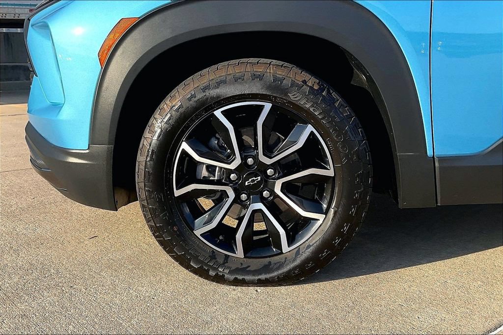 Used 2025 Chevrolet TrailBlazer ACTIV w/ Convenience Package FWD image 9