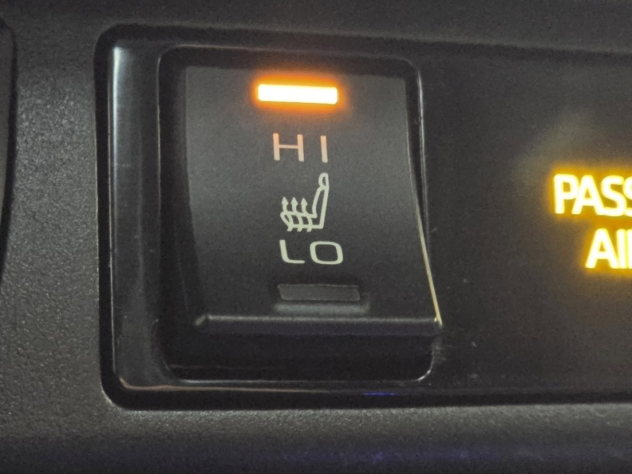 Certified 2019 Toyota RAV4 Limited w/ Advanced Technology Package image 8