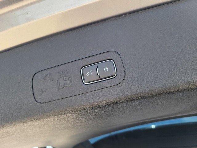 Used 2023 Lincoln Aviator Reserve image 11