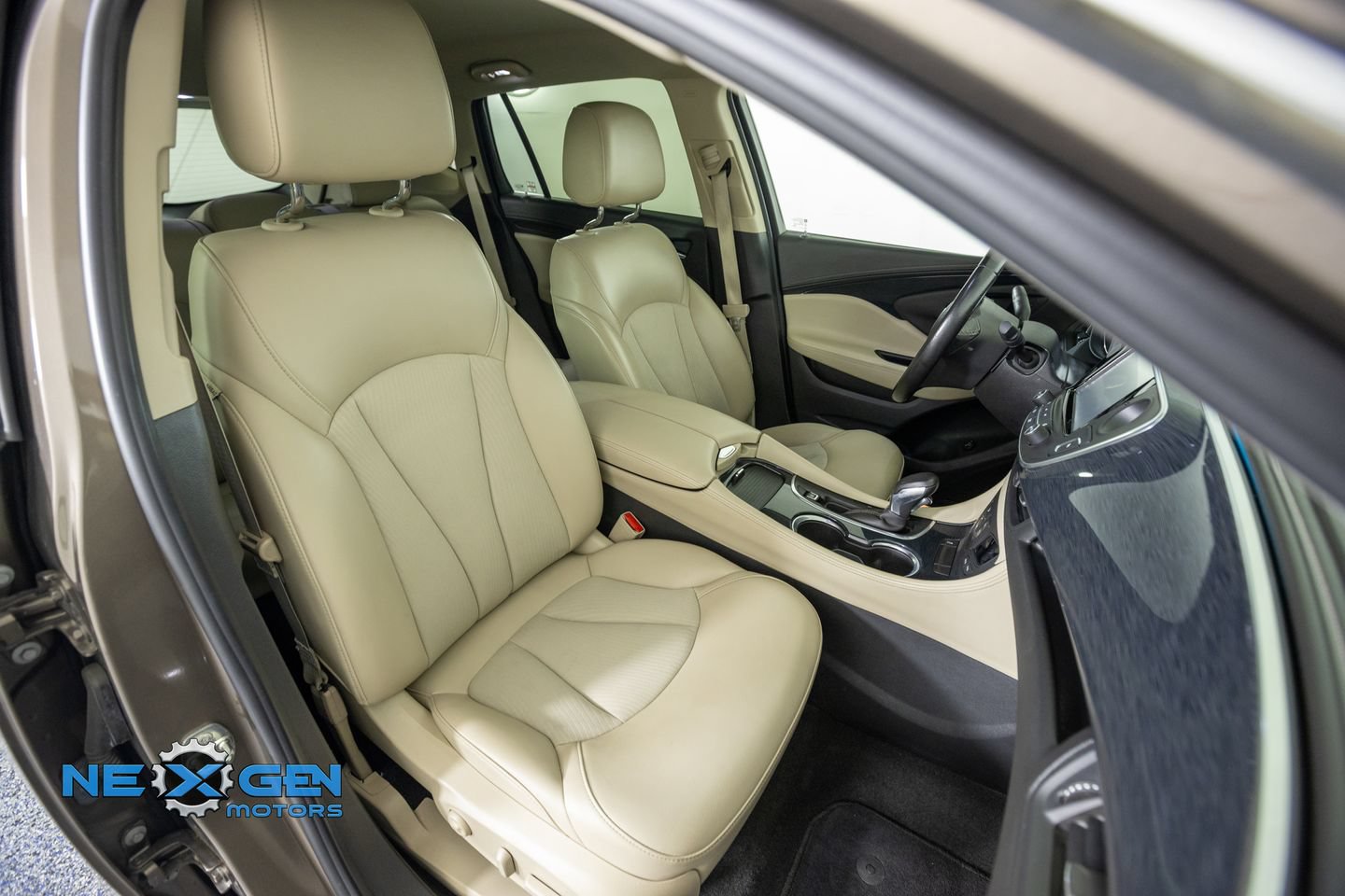 Used 2018 Buick Envision Preferred FWD image 41
