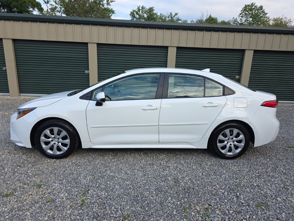 Certified 2024 Toyota Corolla LE FWD image 3