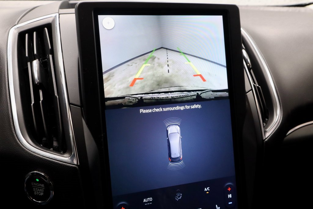 Certified 2024 Ford Edge Titanium image 2