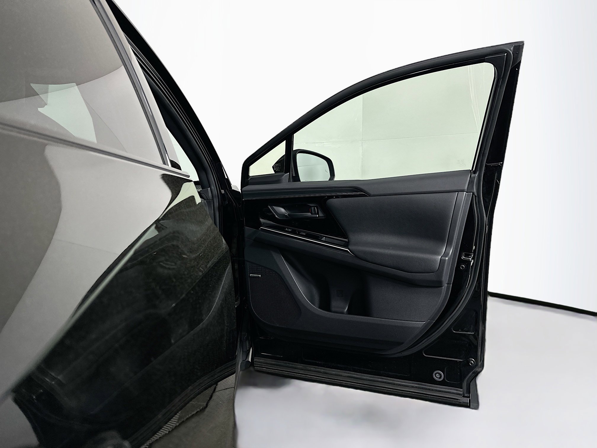 Used 2023 Subaru Solterra AWD image 33