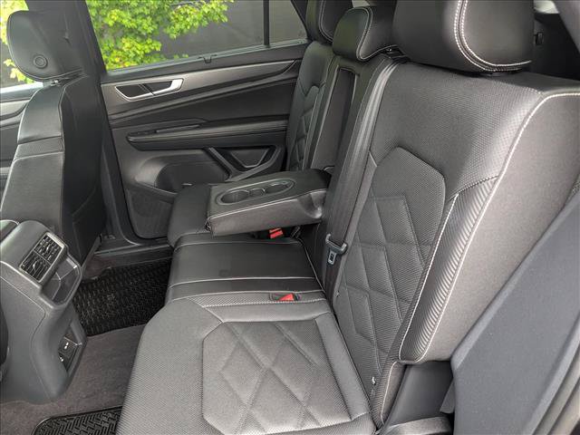Certified 2024 Volkswagen Atlas Cross Sport SE w/ Panoramic Sunroof Package AWD/4WD image 27