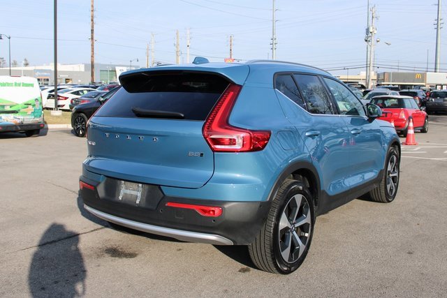 Used 2025 Volvo XC40 B5 Plus image 44