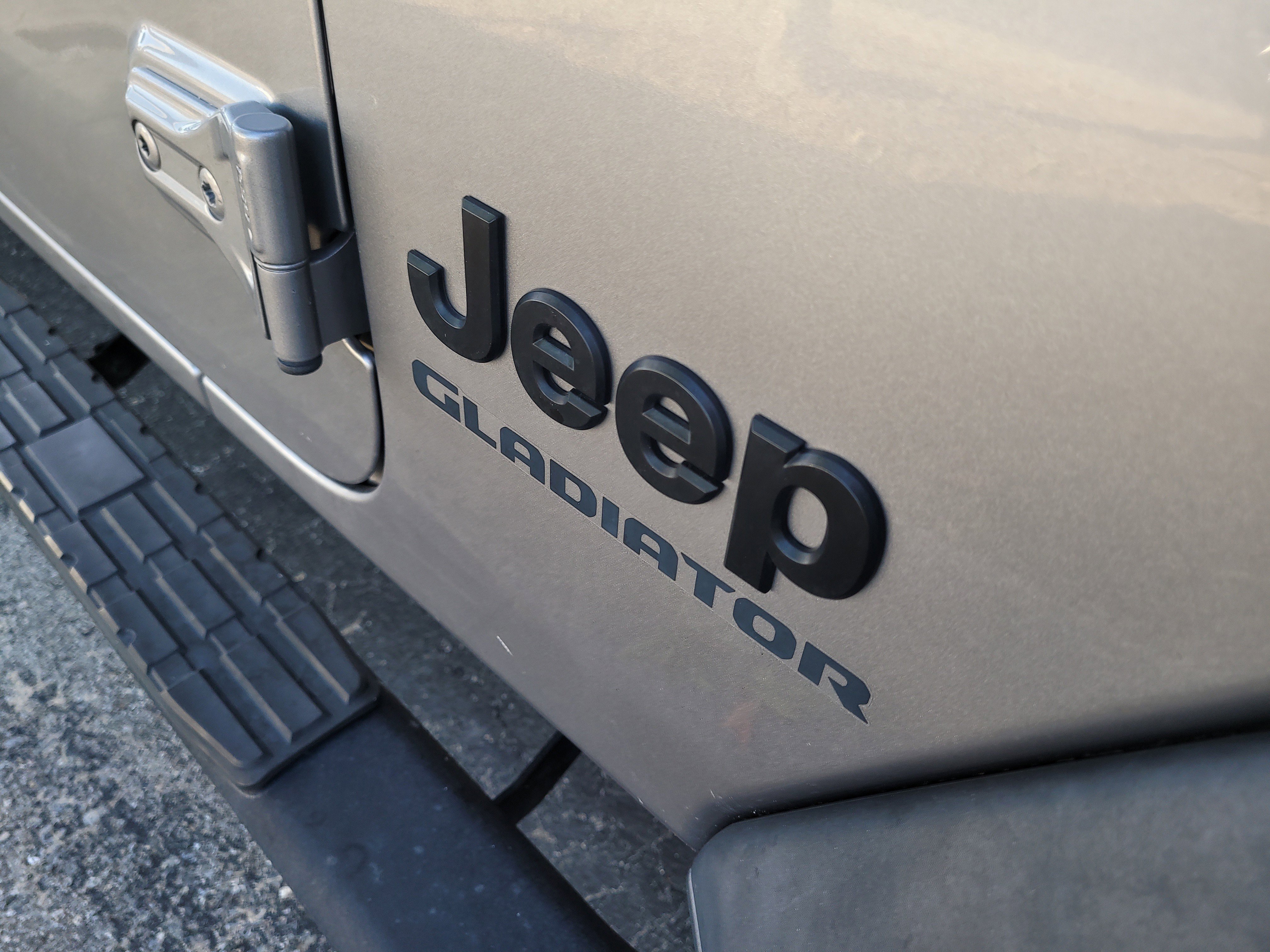 Used 2020 Jeep Gladiator Sport w/ Quick Order Package 24S AWD/4WD image 9