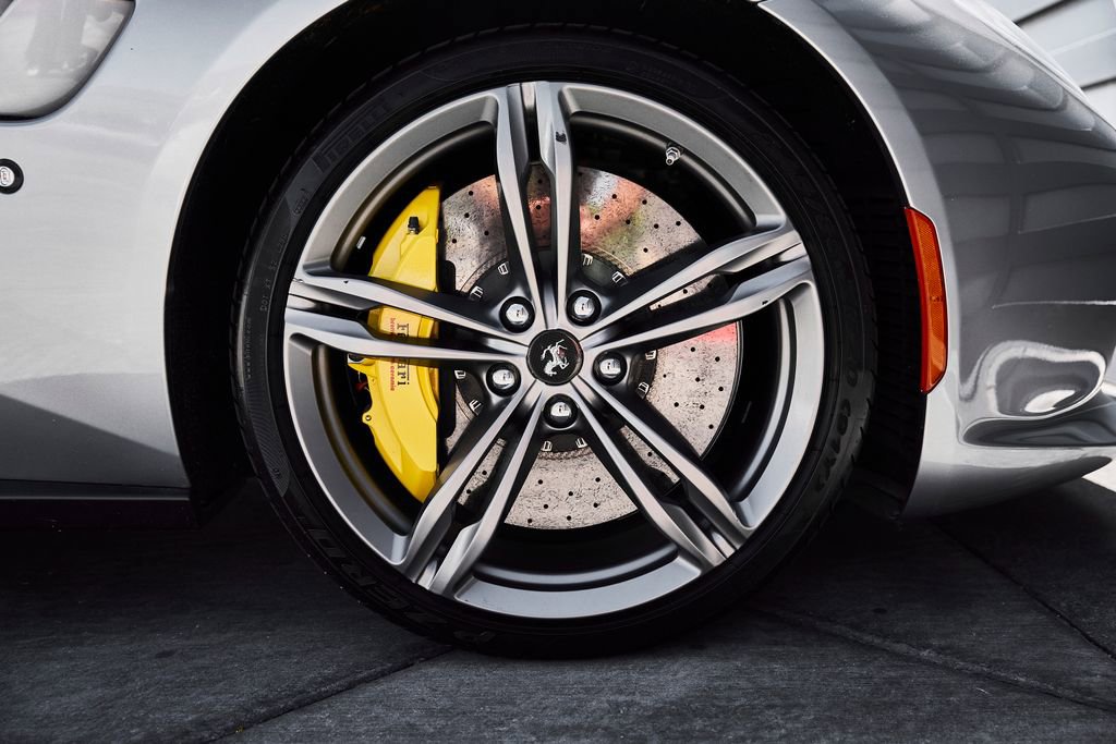 Used 2018 Ferrari GTC4Lusso AWD/4WD image 27