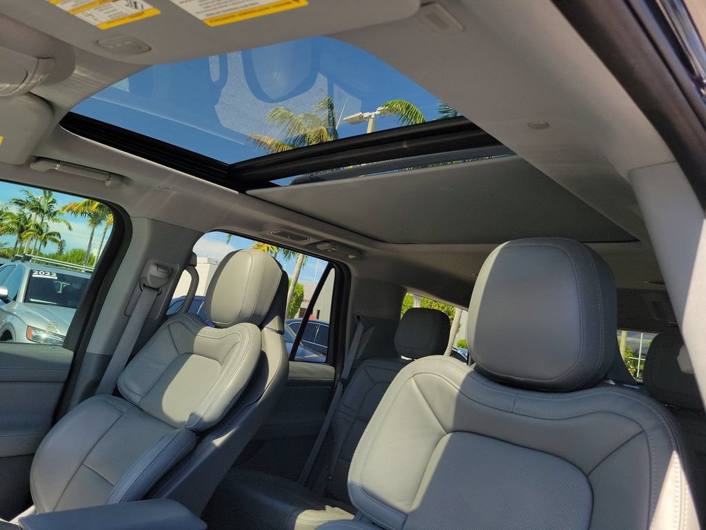 Used 2021 Lincoln Navigator Reserve w/ Luxury Package AWD/4WD image 17