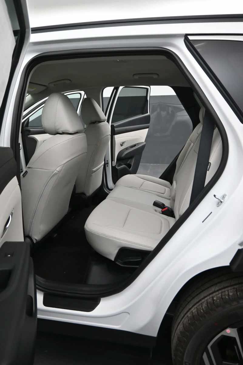 New 2026 Hyundai Tucson SEL Plus AWD/4WD image 15