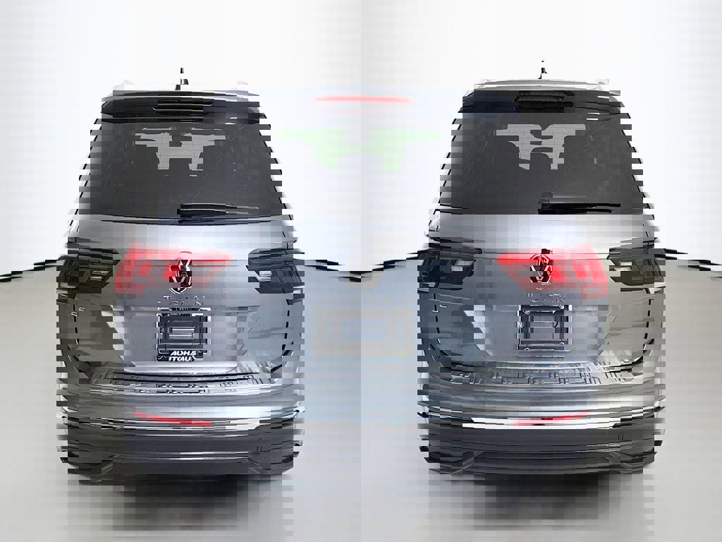 Used 2023 Volkswagen Tiguan SE FWD image 6