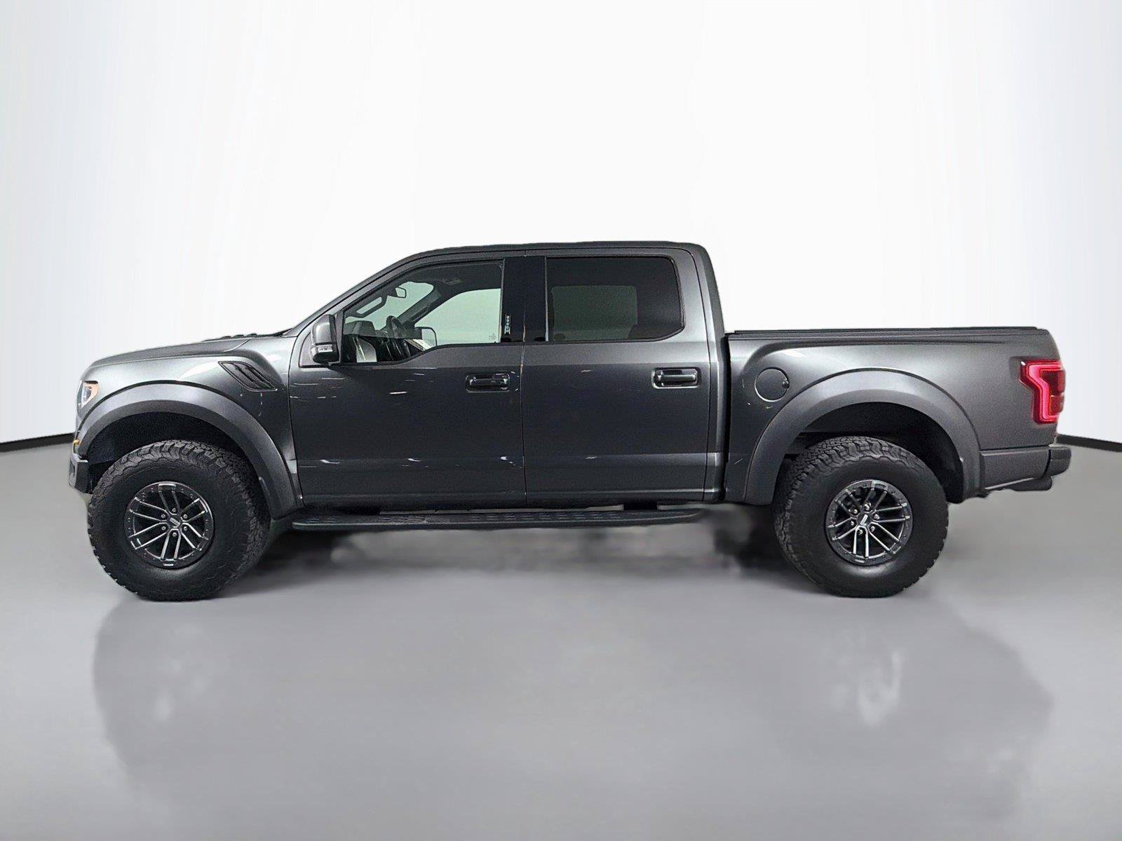 Used 2019 Ford F150 Raptor w/ Equipment Group 802A Luxury AWD/4WD image 2