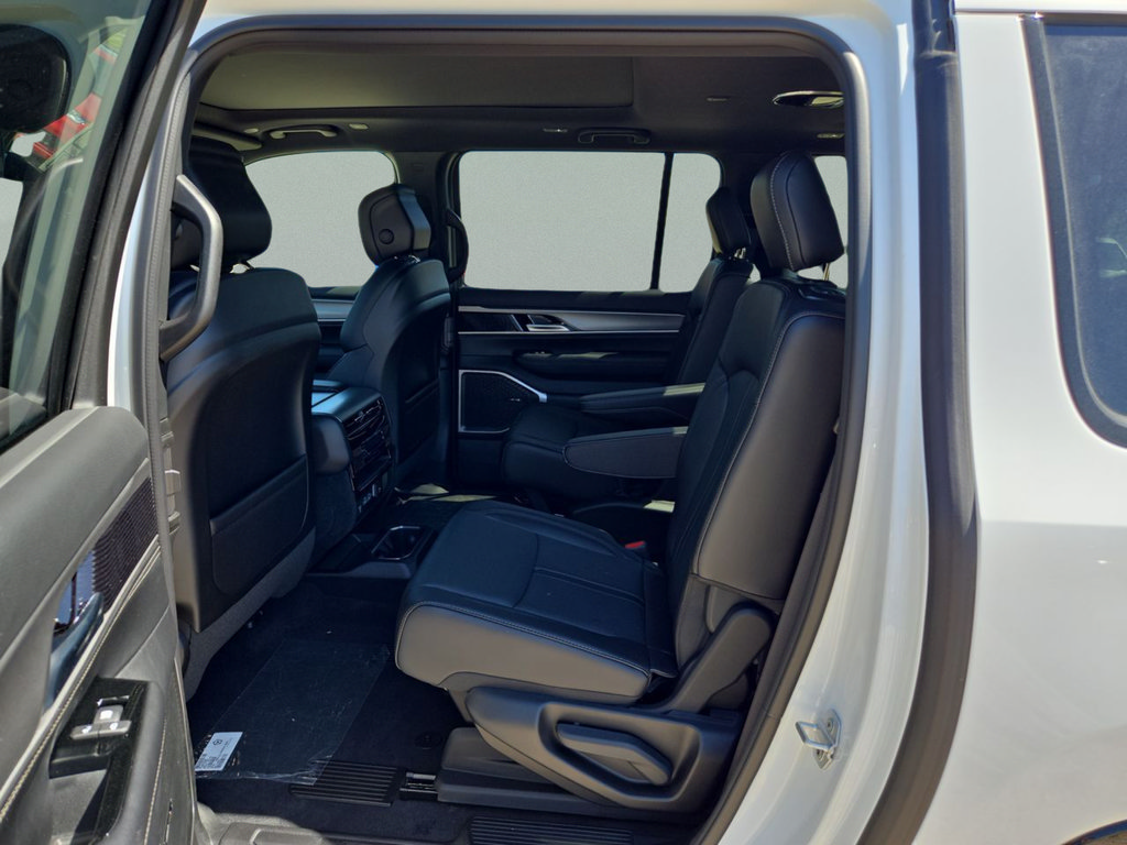 New 2026 Jeep Grand Wagoneer L 4WD w/ Premium Group I image 24