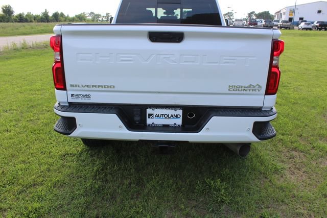 Used 2024 Chevrolet Silverado 2500 High Country w/ Z71 Off-Road Package AWD/4WD image 9