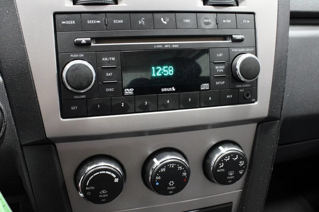 Used 2009 Dodge Avenger R/T FWD image 28