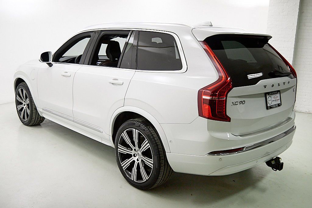 Certified 2024 Volvo XC90 T8 Plus w/ Protection Package Premier image 7