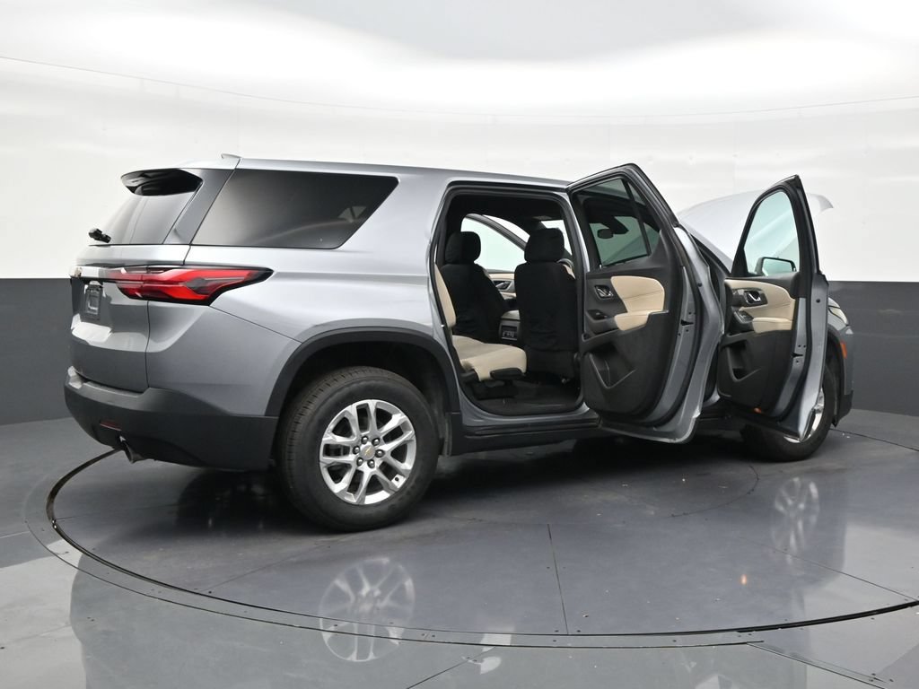 Used 2023 Chevrolet Traverse LS FWD image 28