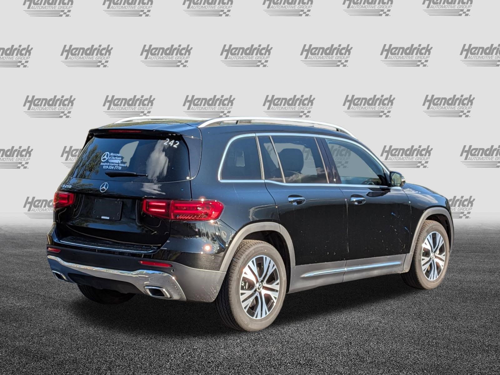 Used 2025 Mercedes-Benz GLB 250 250 image 10