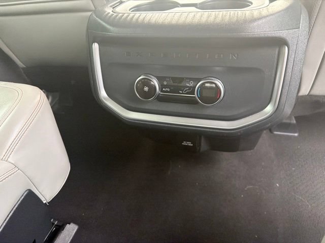Used 2025 Ford Expedition Active AWD/4WD image 37