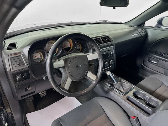 Used 2010 Dodge Challenger R/T RWD image 13