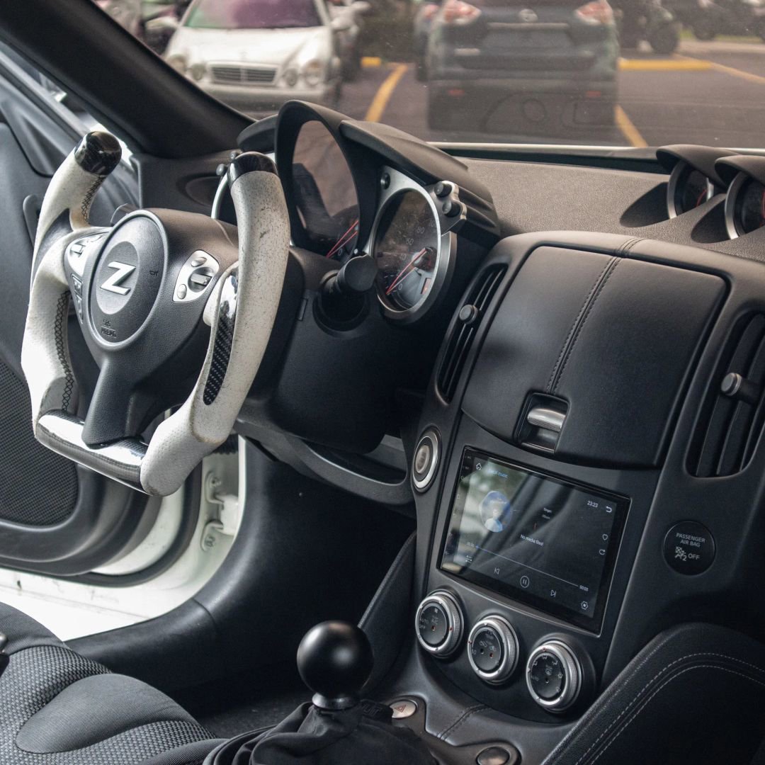 Used 2016 Nissan 370Z Coupe RWD image 14