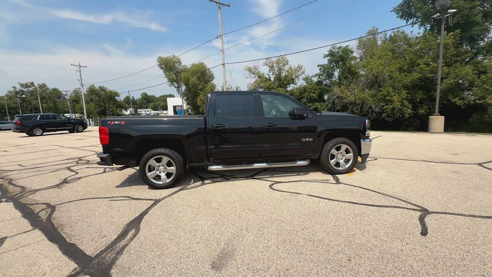 Used 2018 Chevrolet Silverado 1500 LT w/ Texas Edition AWD/4WD image 9