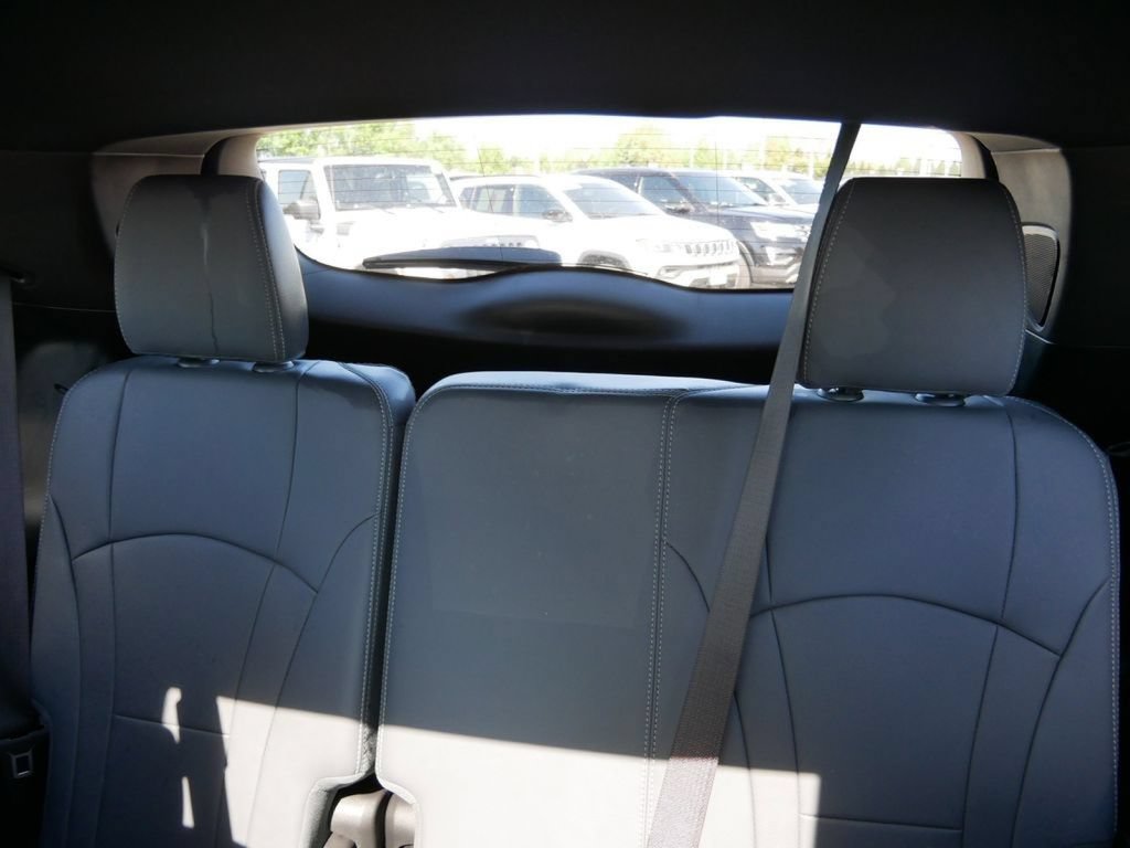 Used 2023 Buick Enclave Premium w/ Experience Buick Package AWD/4WD image 16