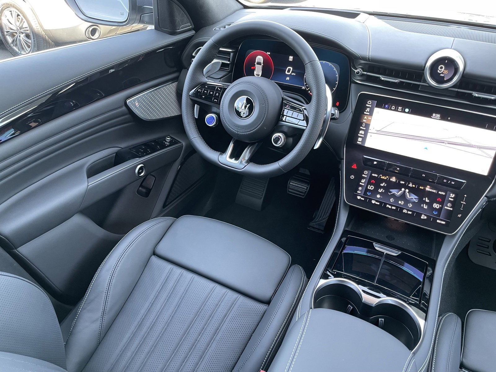 New 2024 Maserati Grecale GT image 32