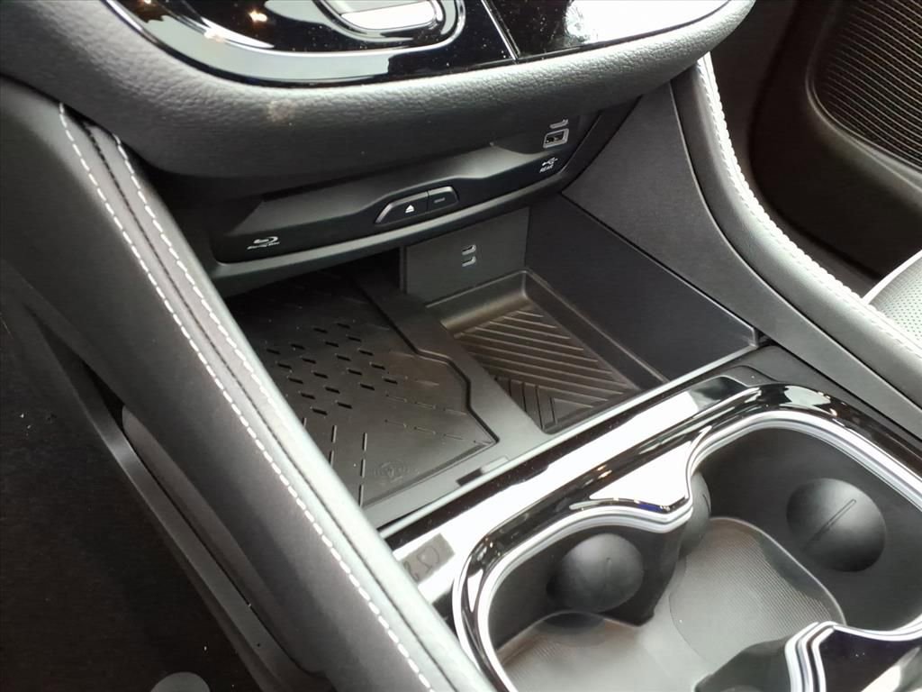 New 2026 Chrysler Pacifica Limited image 27