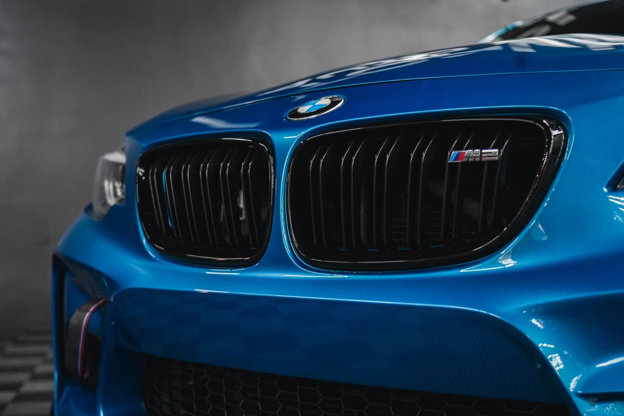 Used 2018 BMW M2 RWD image 5