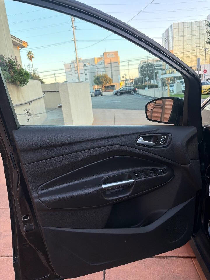 Used 2013 Ford C-MAX Energi SEL image 40