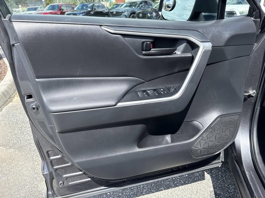 Used 2024 Toyota RAV4 LE FWD image 20