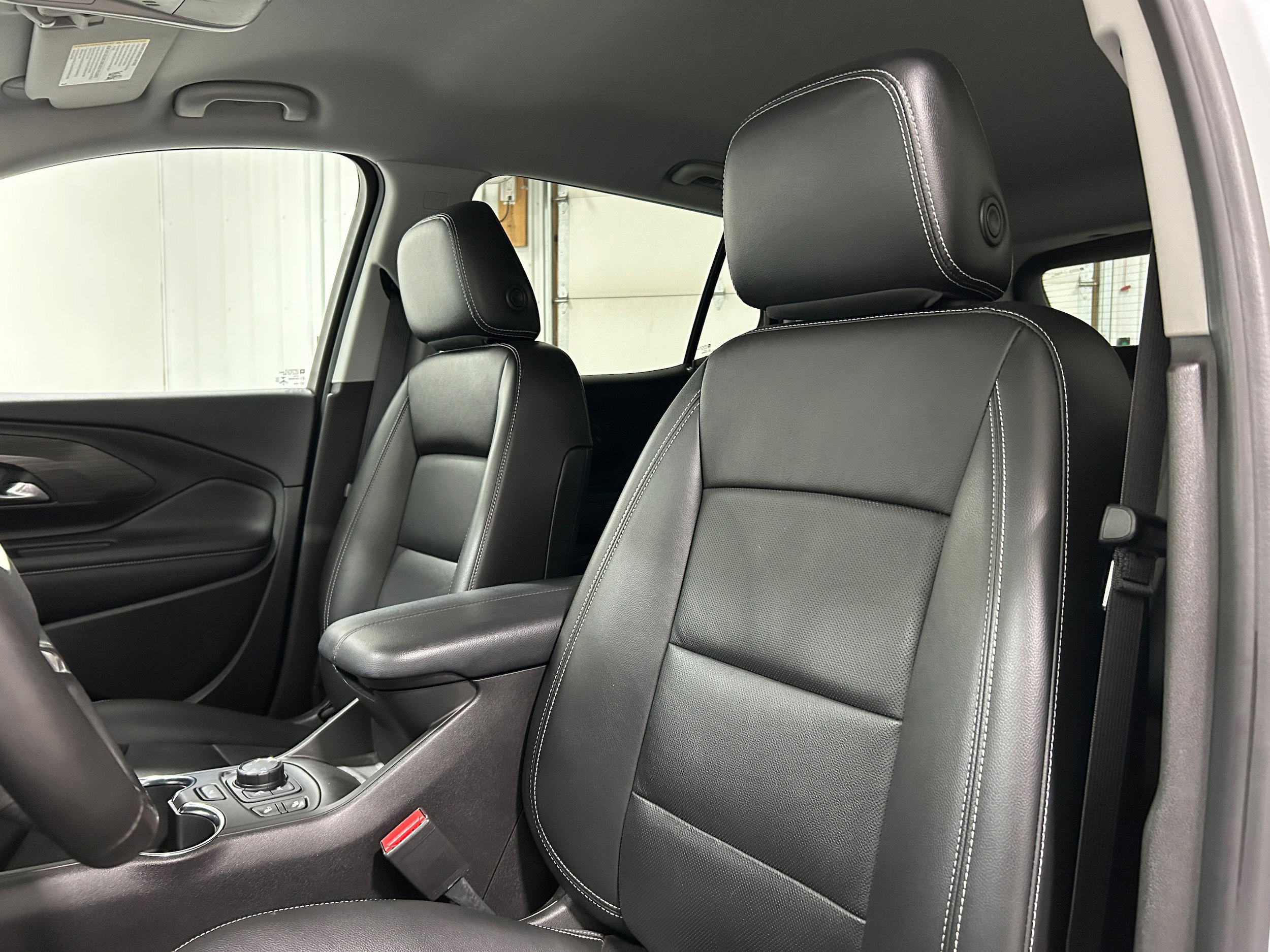 Used 2022 GMC Terrain SLT w/ Infotainment Package II image 25