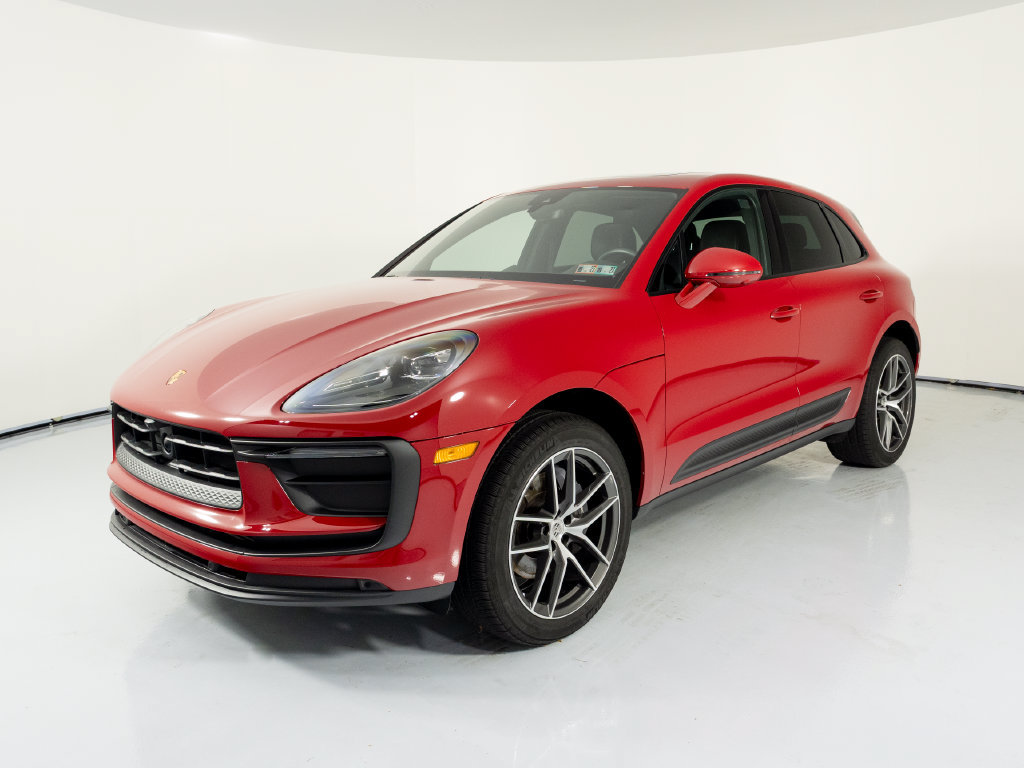 Certified 2026 Porsche Macan AWD/4WD image 7