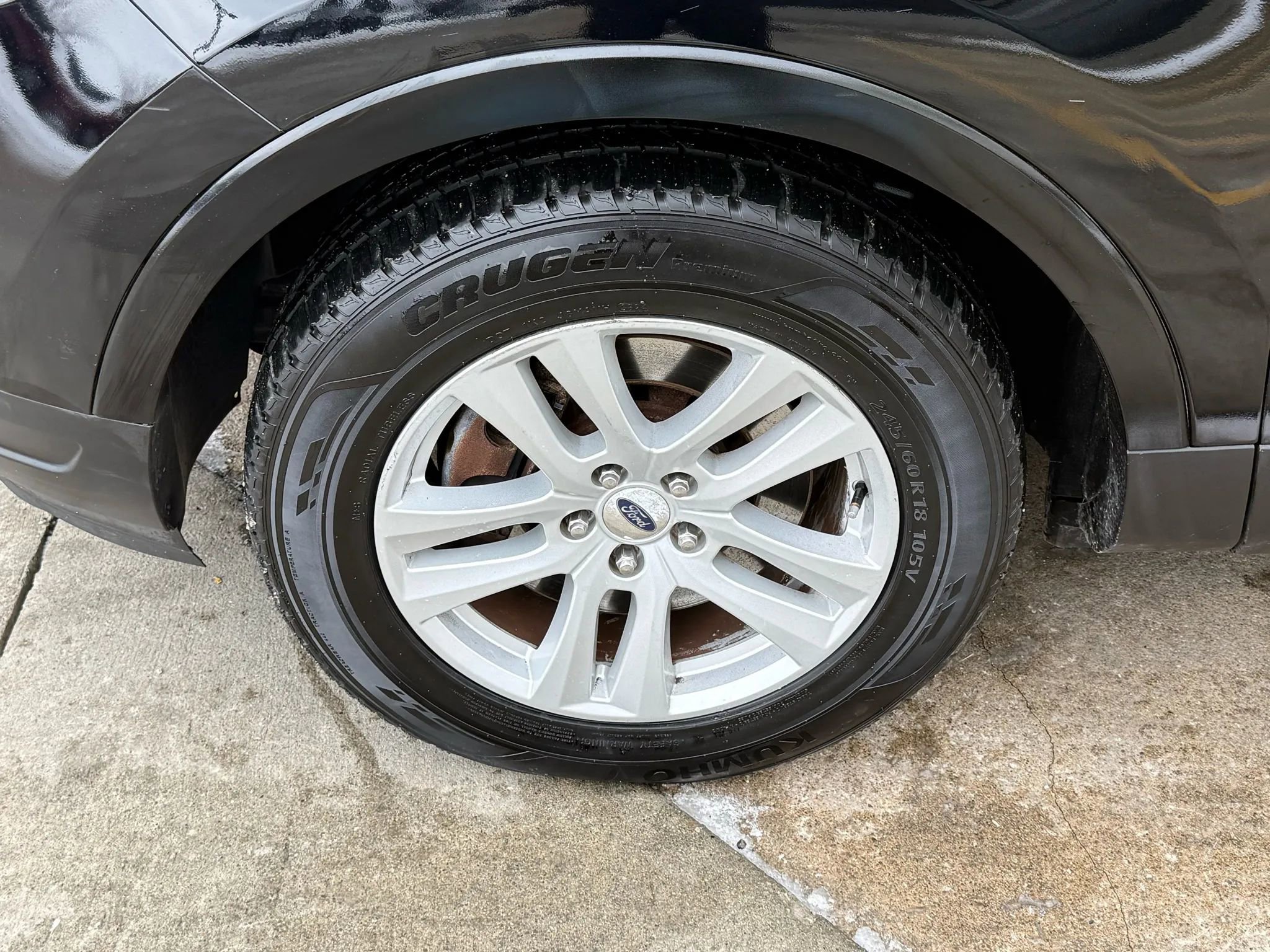 Used 2018 Ford Explorer XLT image 46