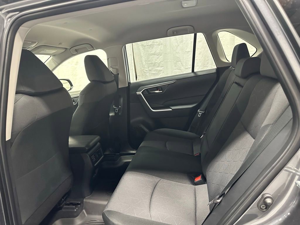 Used 2025 Toyota RAV4 XLE AWD/4WD image 41