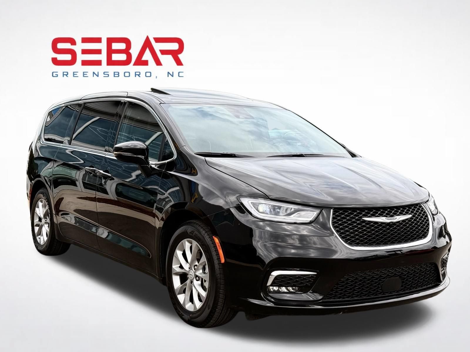 Used 2026 Chrysler Pacifica Limited FWD image 7