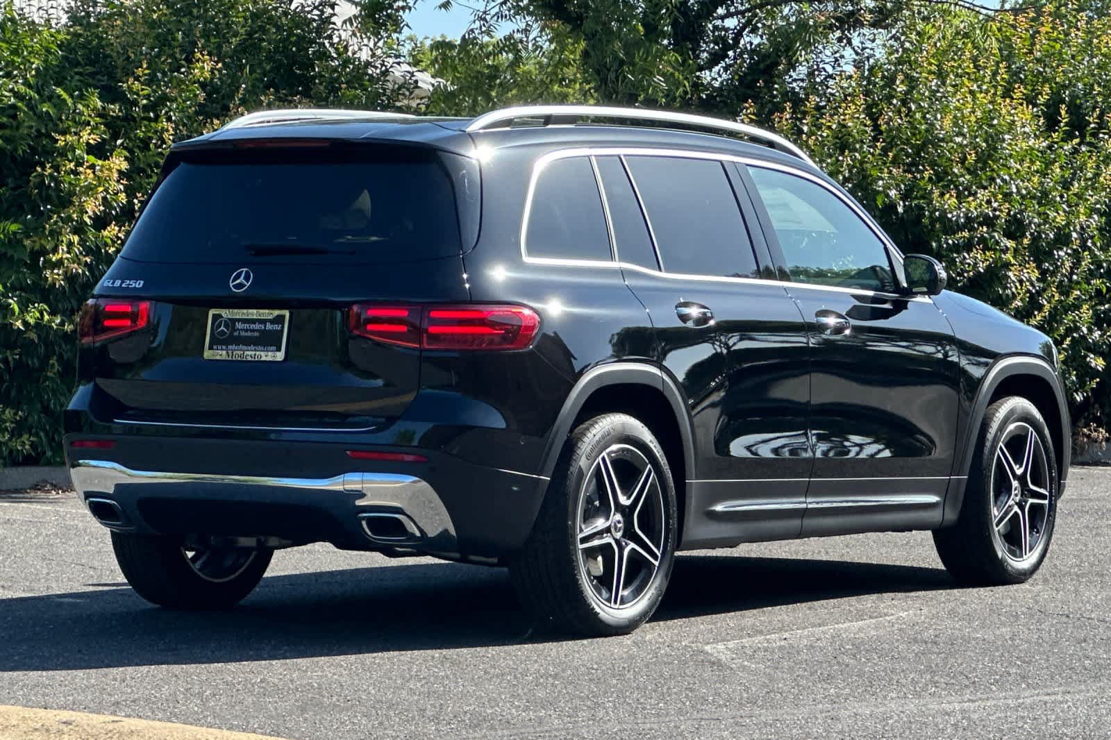 Certified 2026 Mercedes-Benz GLB 250 image 3